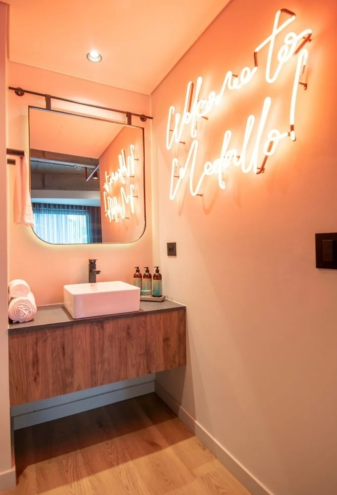 L - Superior with bathtub